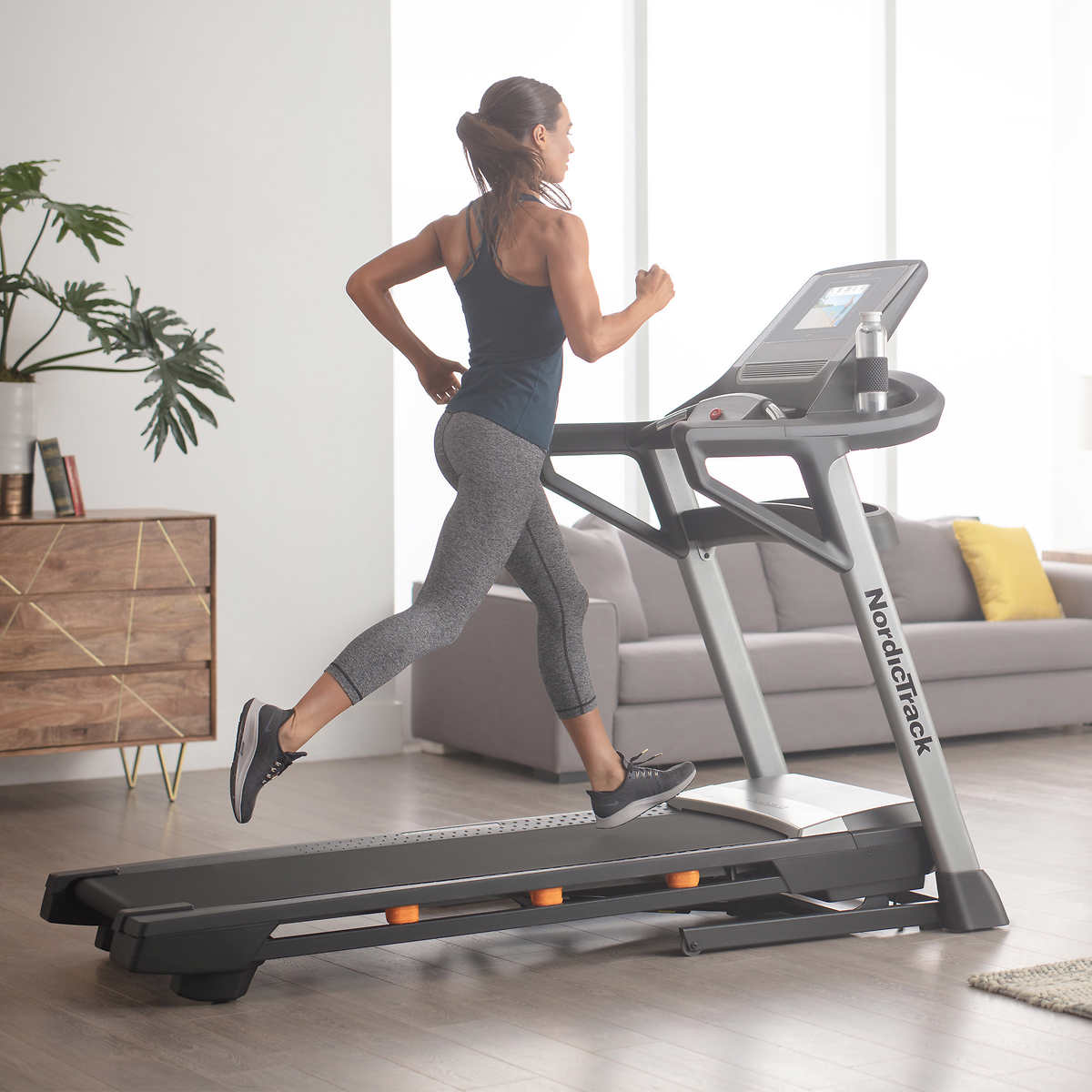 Nordictrack Elite 1000 Treadmill With 1 Year Ifit Membership Included Assembly Included Costco