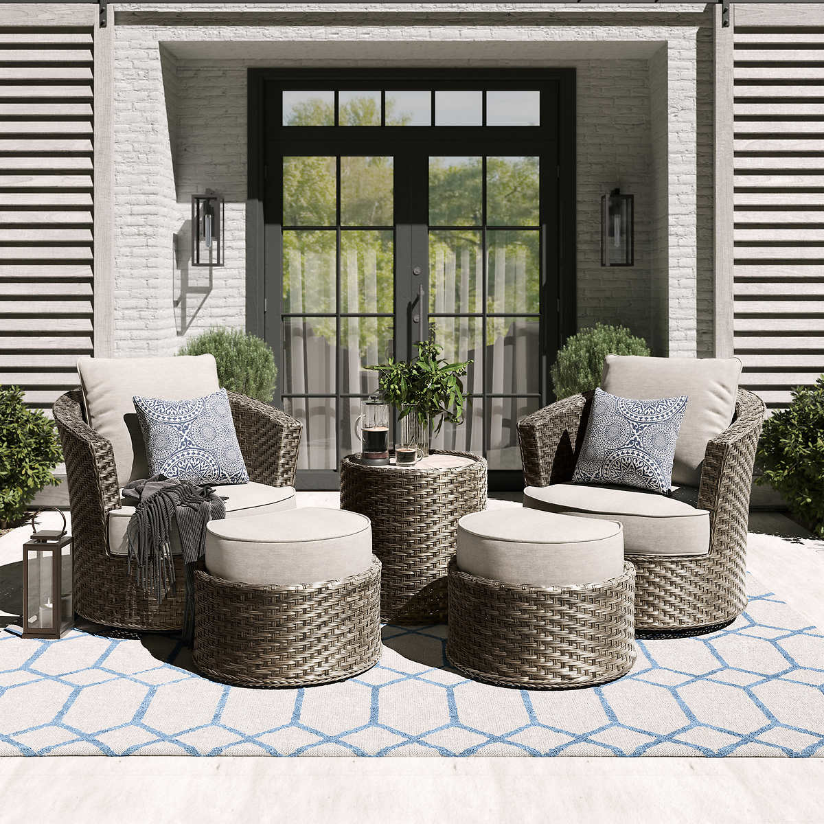 Frontgate: Save on outdoor pieces, furniture and clearance items