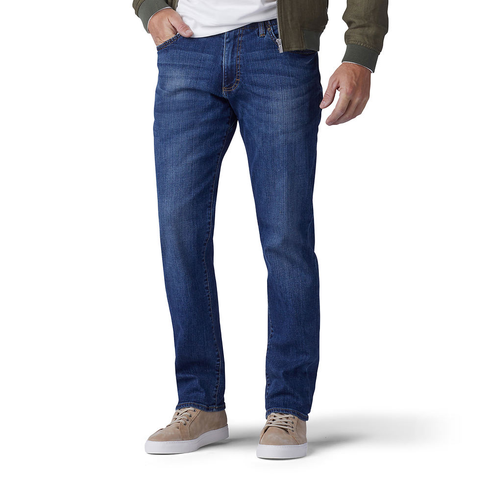 Men's Extreme Motion Straight Fit Tapered Leg Jean in Scott
