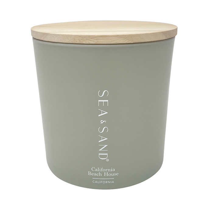 Has anyone tried the new Sea & Sand Teakwood candle at Costco