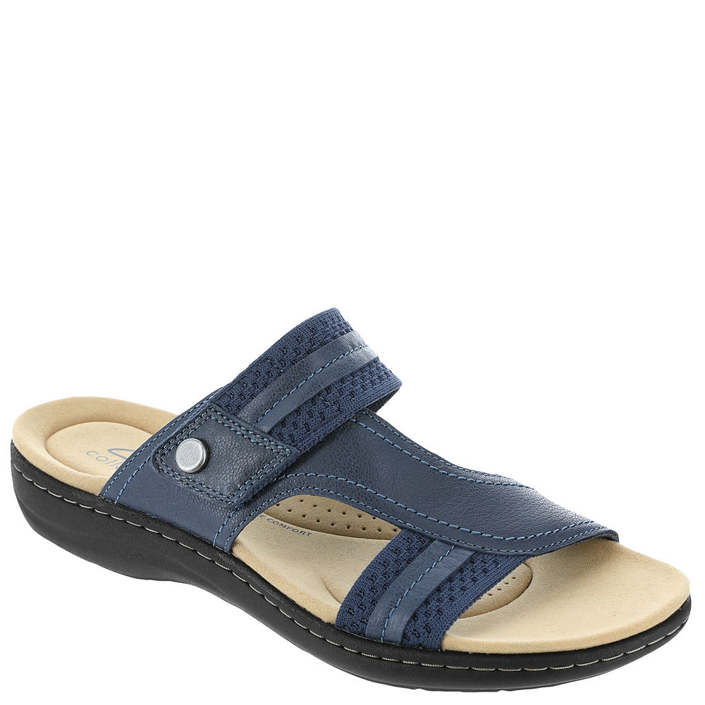 Clarks sandals deals narrow width