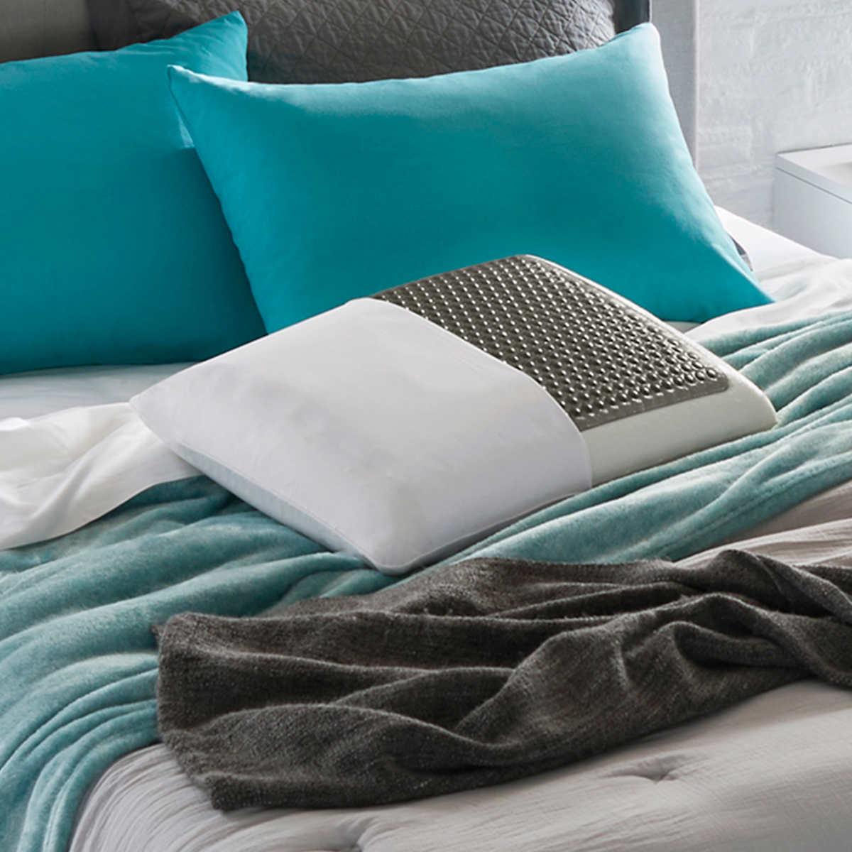 Cool Lasting Gel Memory Foam Standard Size Bed Pillow 