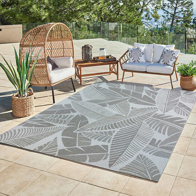 Indoor Outdoor Rug From Studio By Brown, Can You Put An Outdoor Rug On Trex Decking Boards